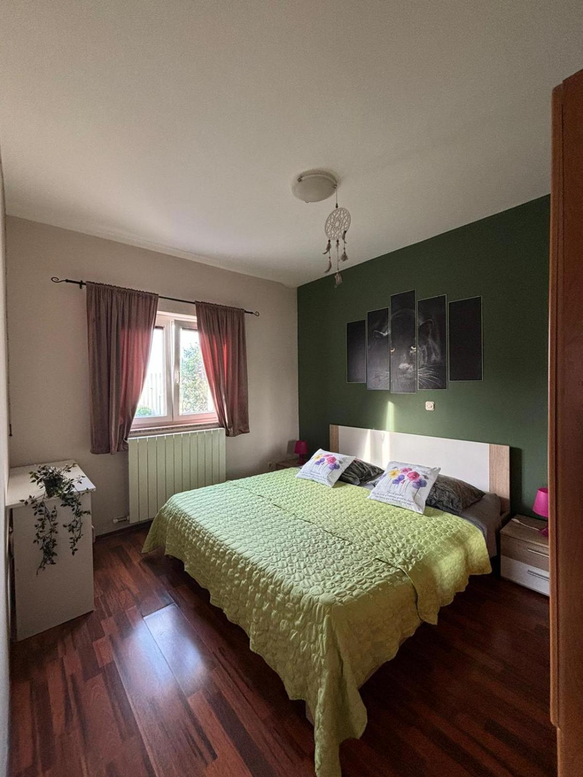 Apartment And Room Marlen Rovinjsko Selo Esterno foto