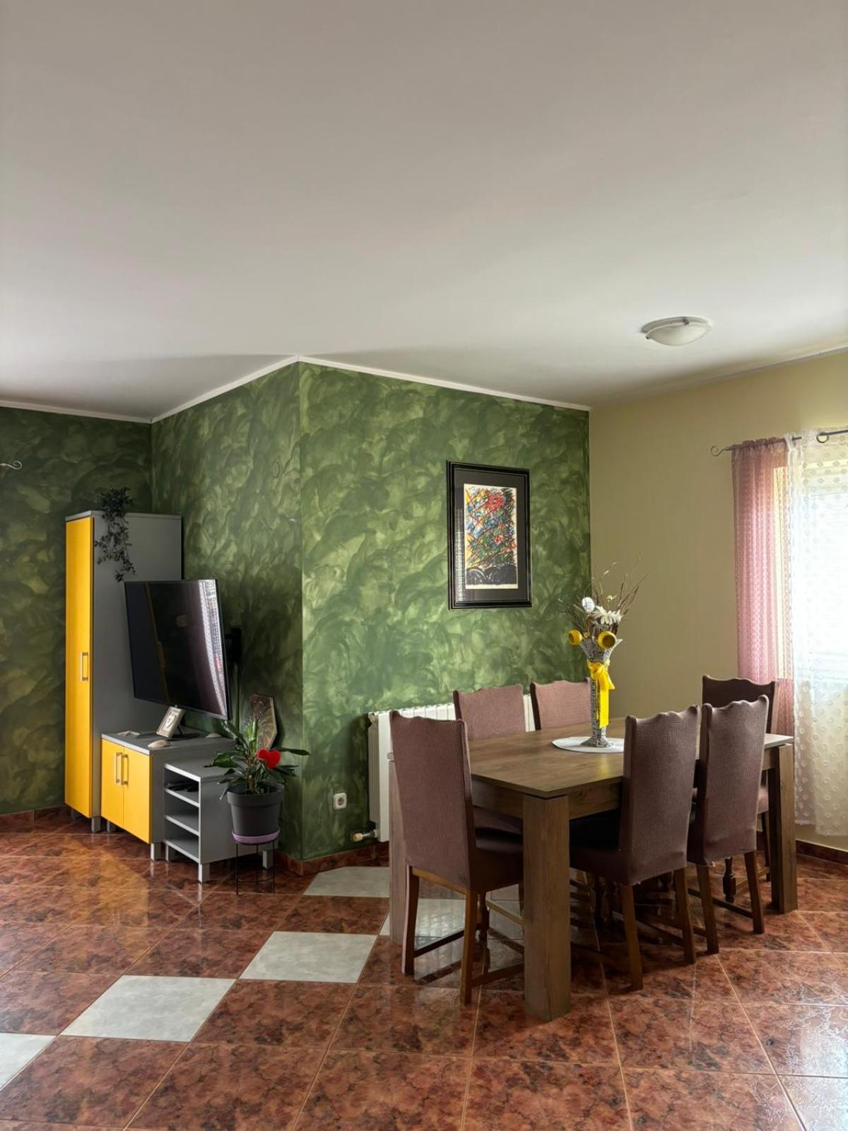 Apartment And Room Marlen Rovinjsko Selo Esterno foto